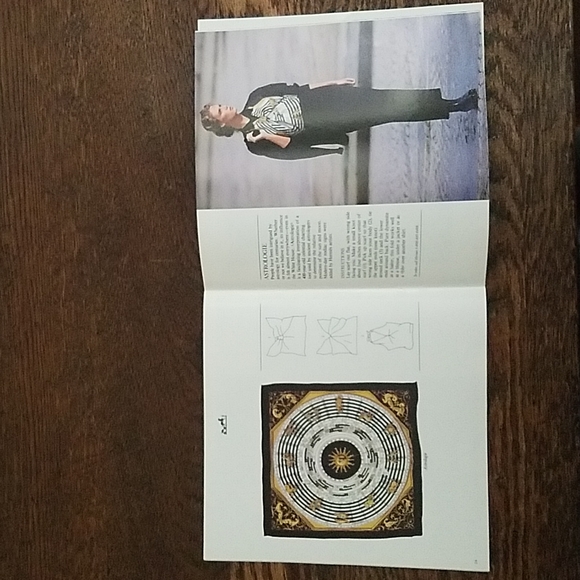 Hermes scarf booklet - Picture 3 of 8